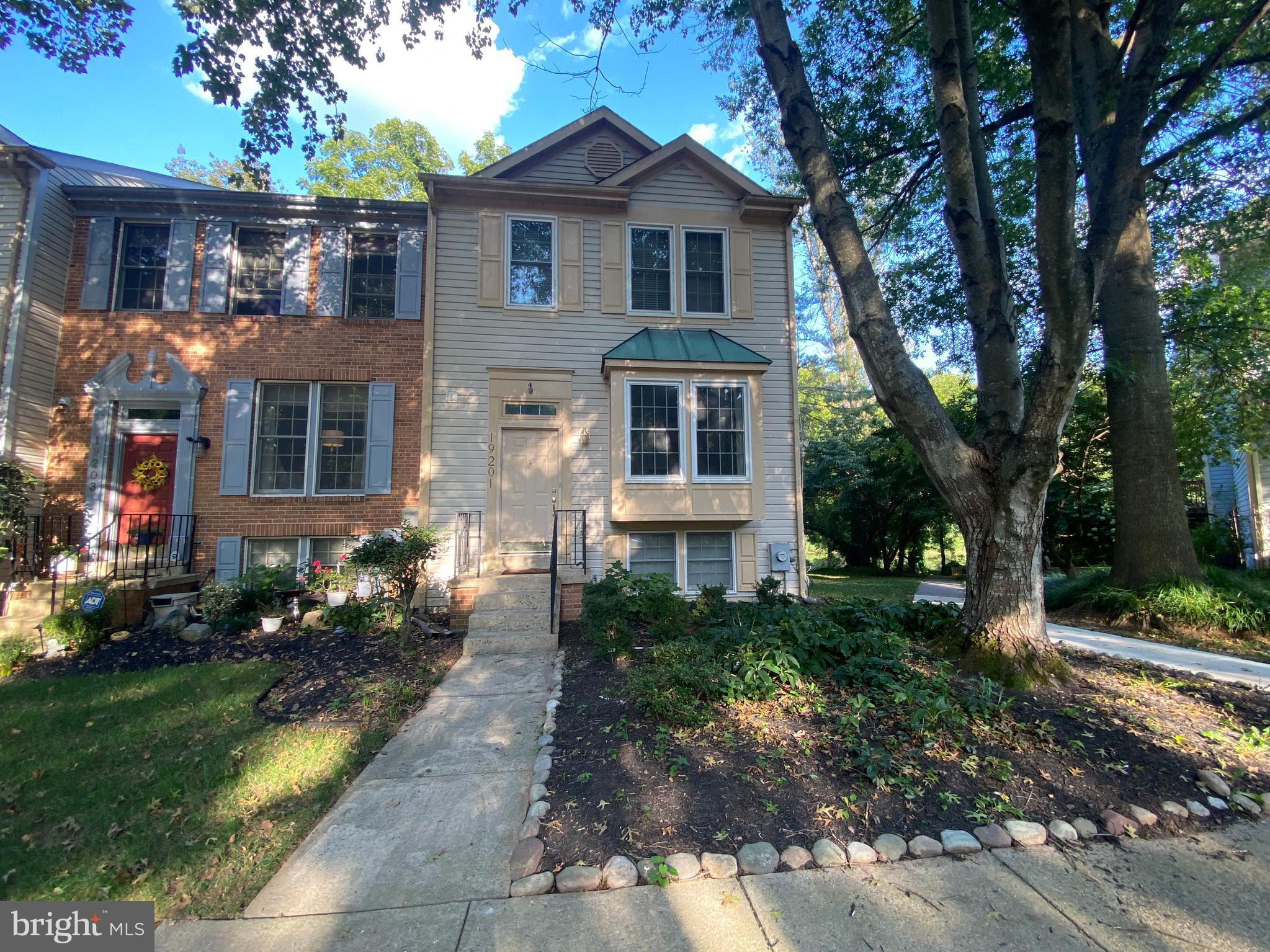 GUNNERS LAKE VILLAGE - Residential Lease