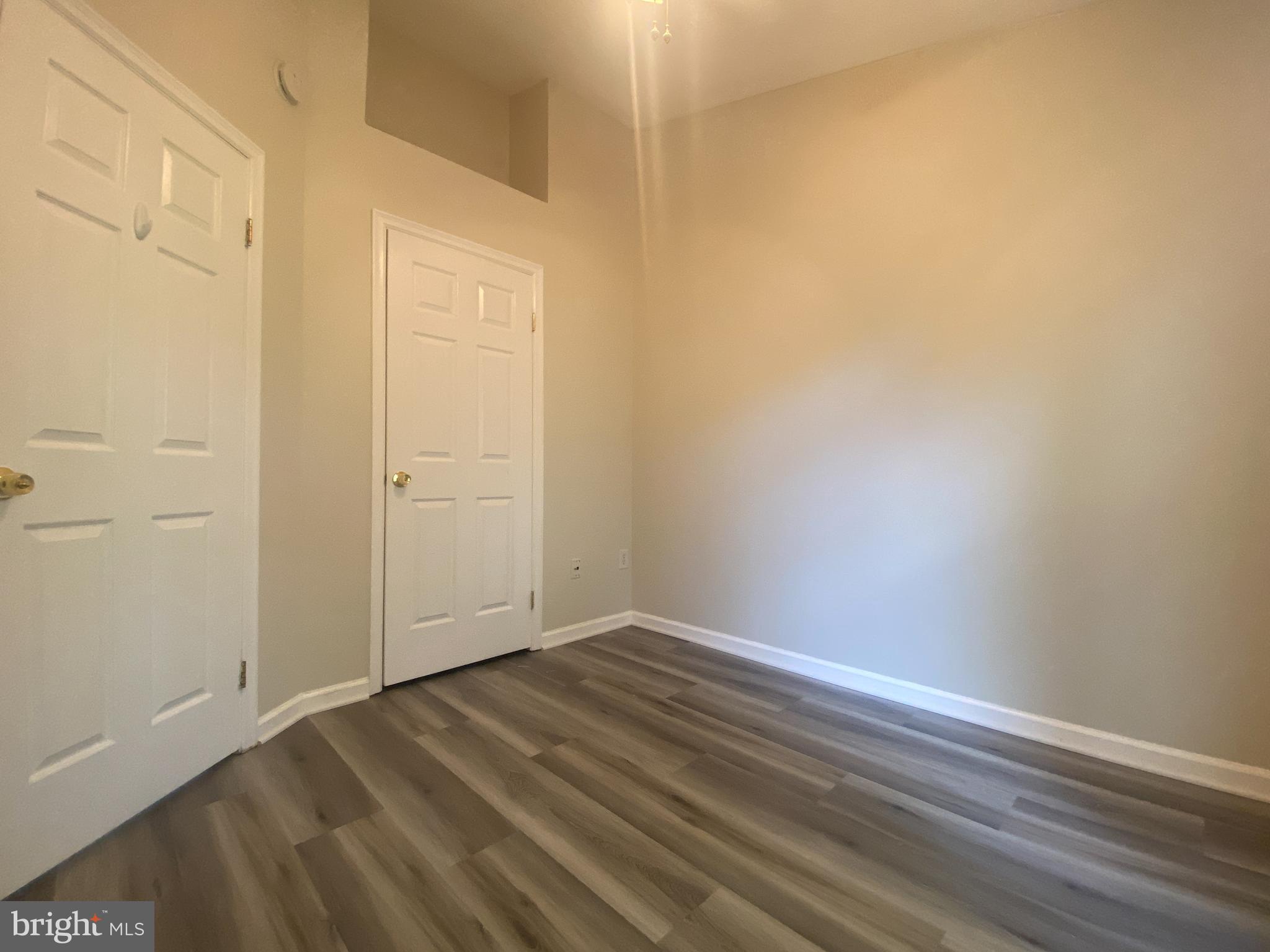 GUNNERS LAKE VILLAGE - Residential Lease