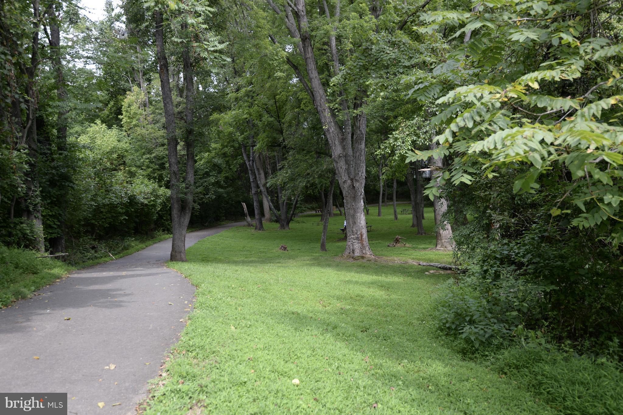 GUNNERS LAKE VILLAGE - Residential Lease