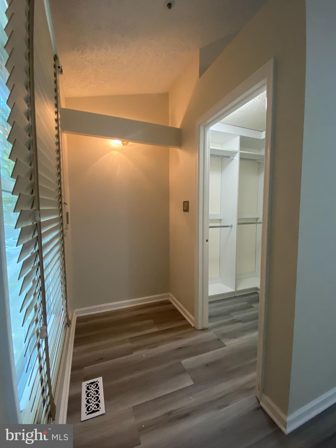 GUNNERS LAKE VILLAGE - Residential Lease