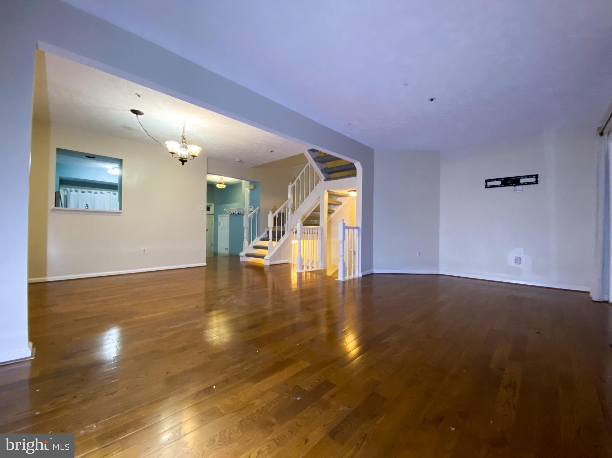 GUNNERS LAKE VILLAGE - Residential Lease