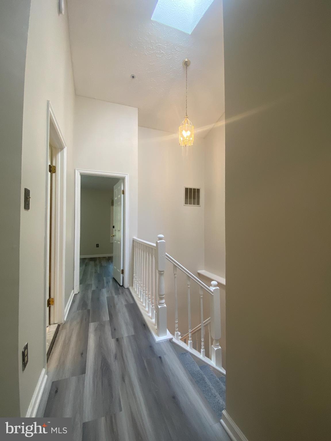 GUNNERS LAKE VILLAGE - Residential Lease