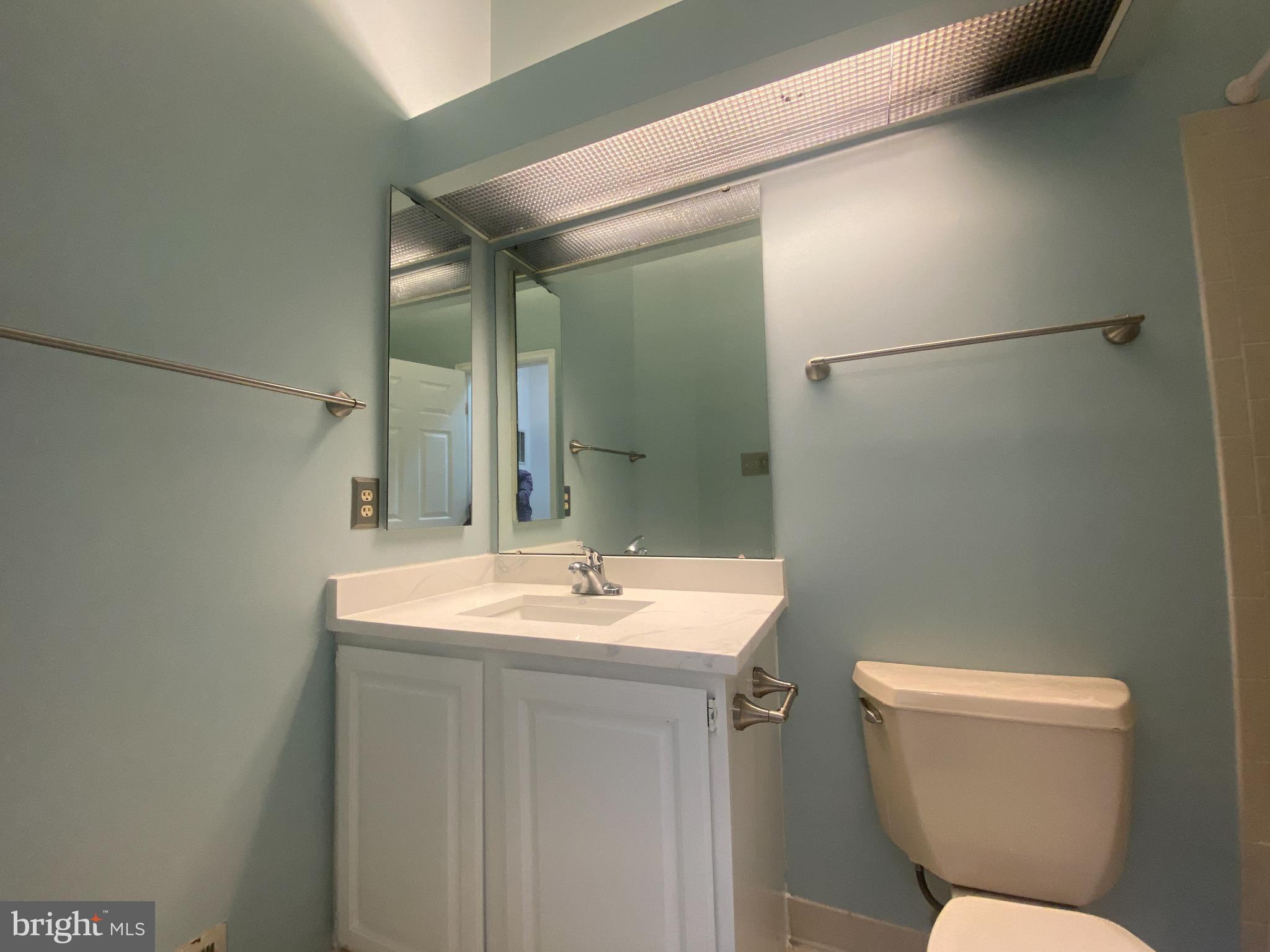 GUNNERS LAKE VILLAGE - Residential Lease