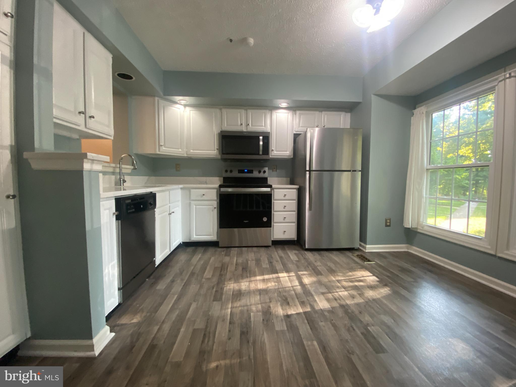 GUNNERS LAKE VILLAGE - Residential Lease