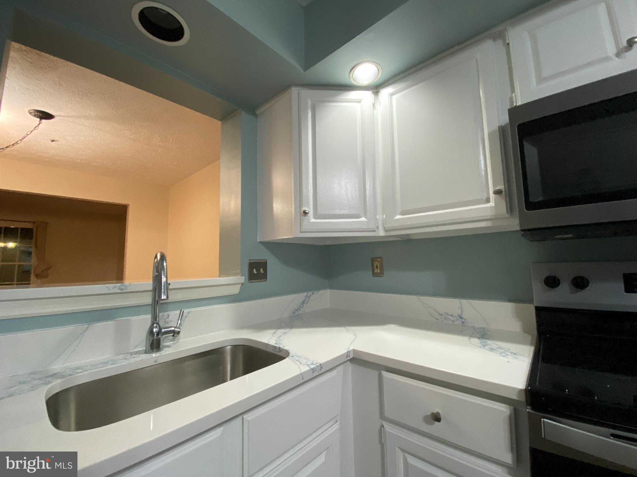 GUNNERS LAKE VILLAGE - Residential Lease