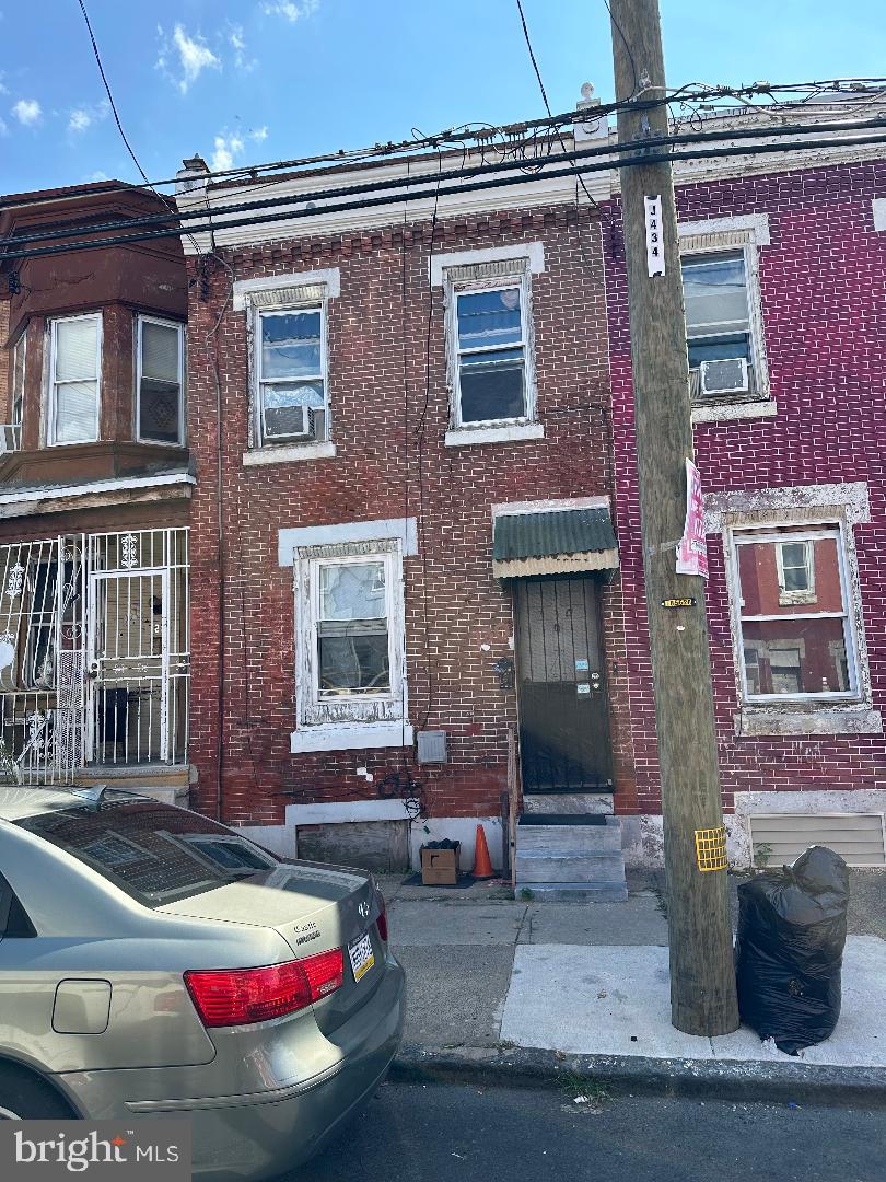 730 W Tioga - 1312 Sq. ft house. Currently occupied by a NON PAYING TENANT. Owner is selling property as is, with occupant. Good area for a rental property, after updating this you could easily bring in $1,100-$1,300 month in rent. Cash deal only.