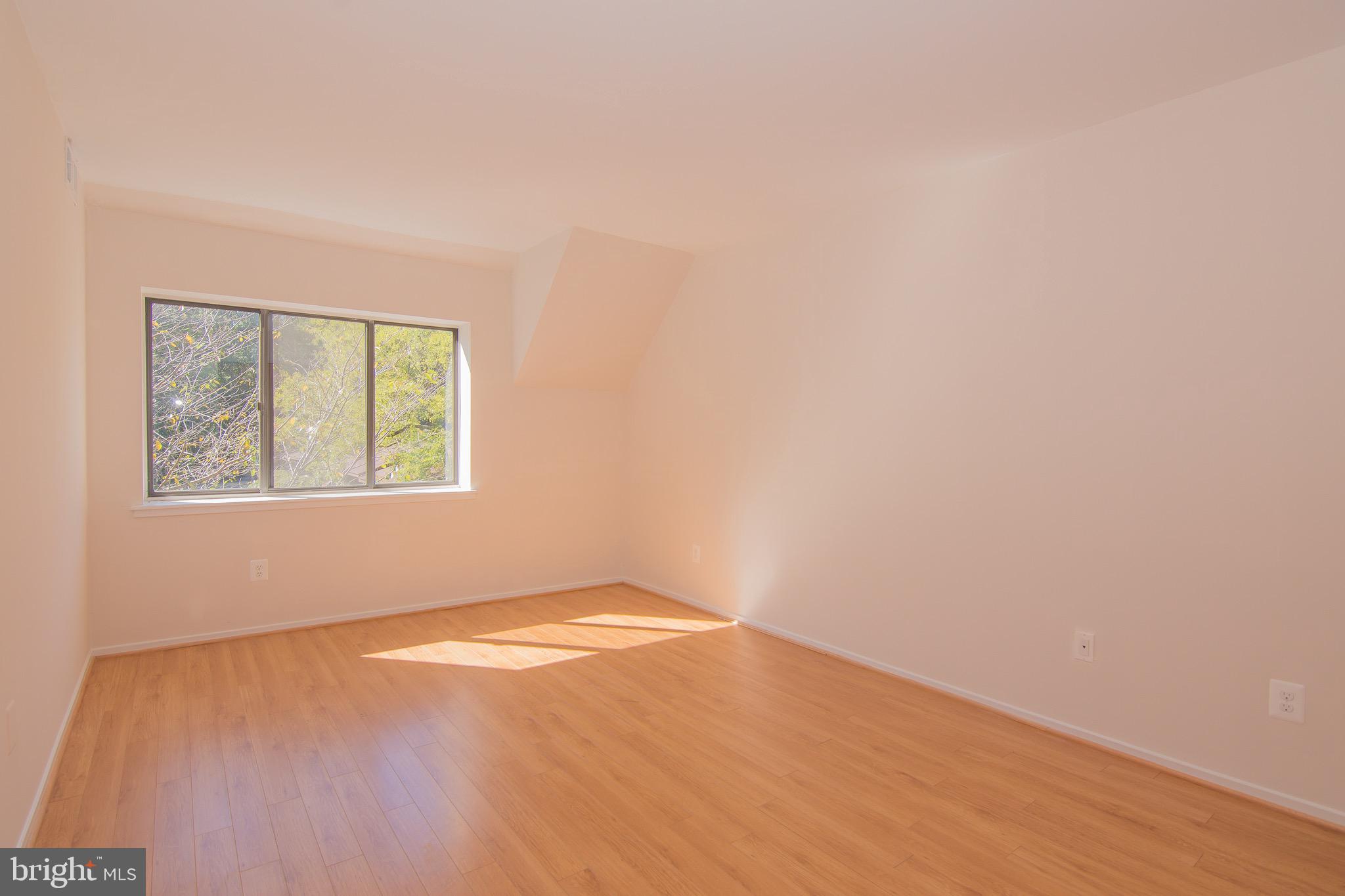 BENTANA PARK - Residential Lease