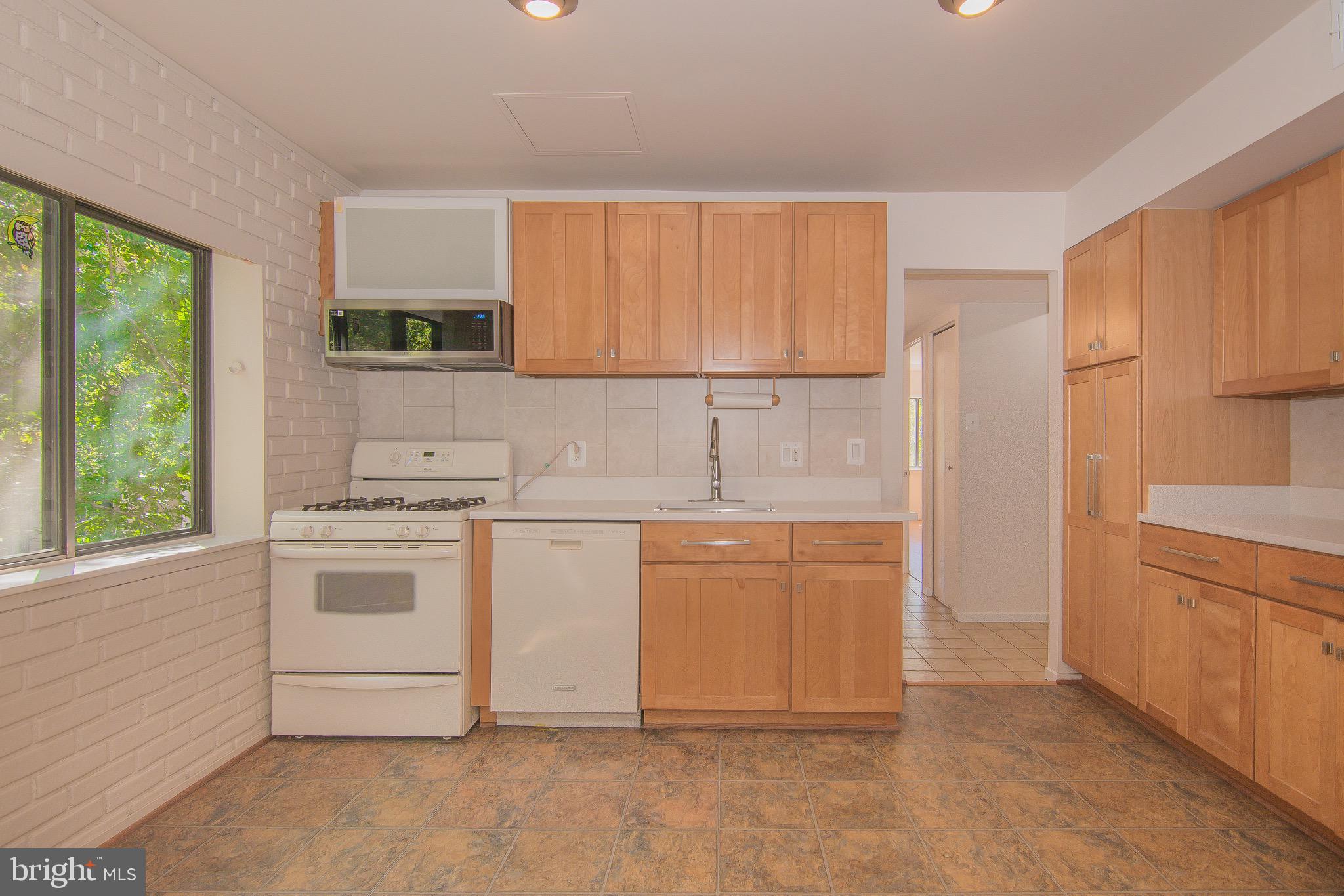 BENTANA PARK - Residential Lease