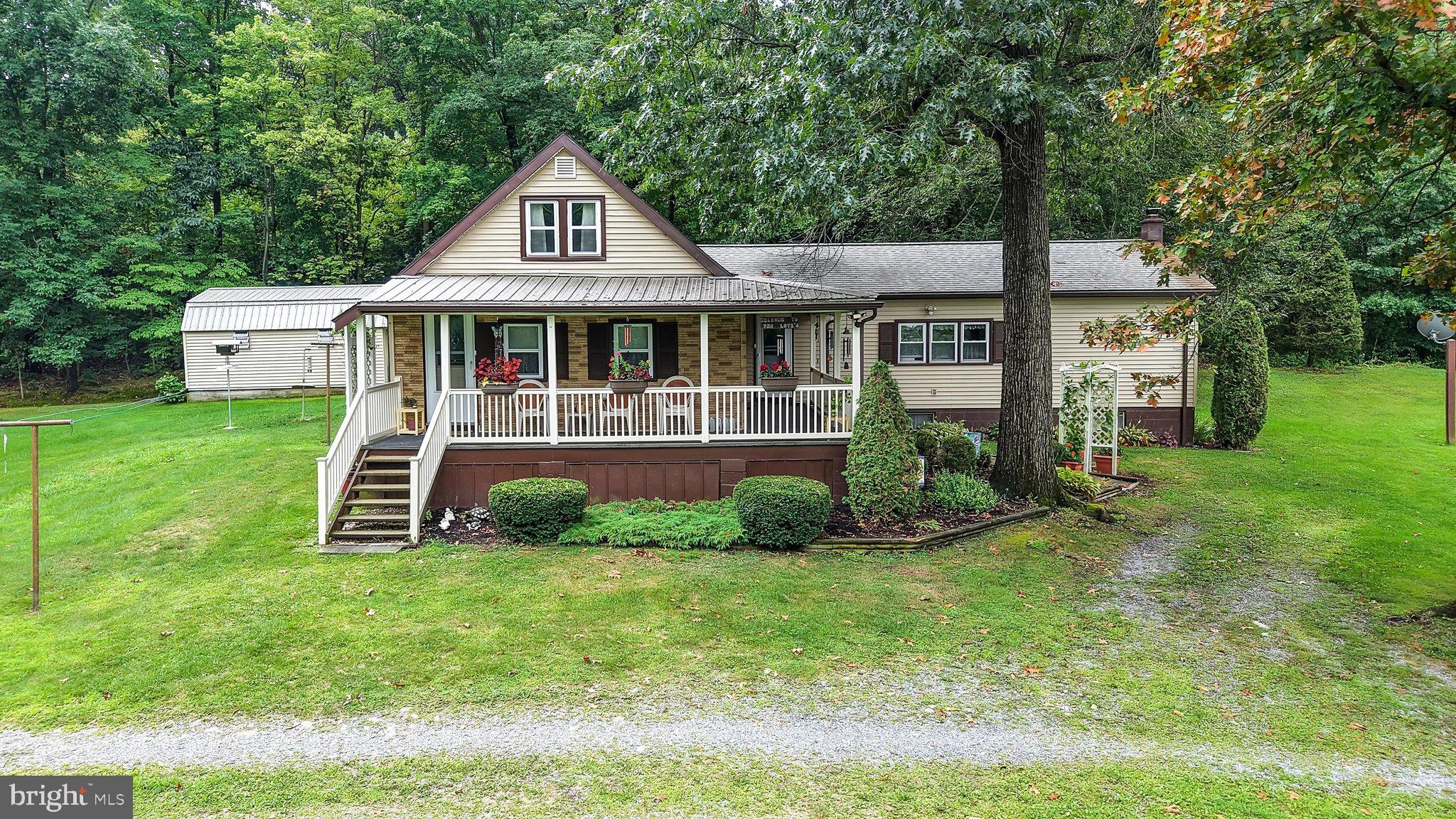 6 E RYELAND LANE