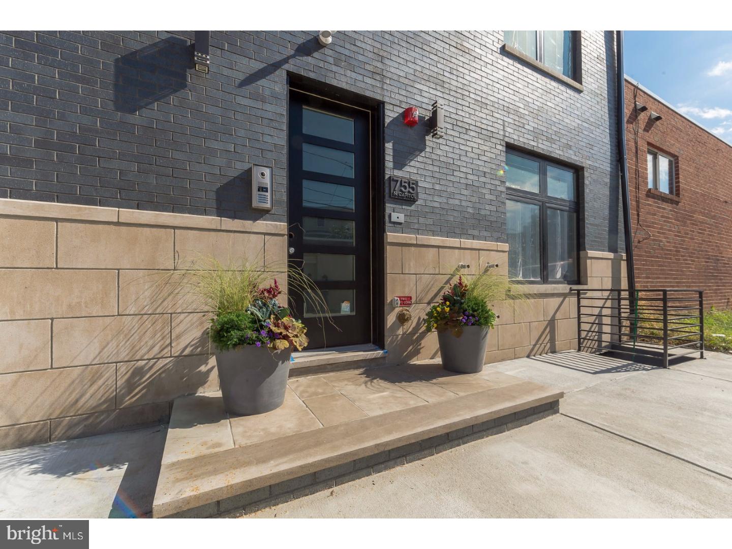 FAIRMOUNT - Residential Income