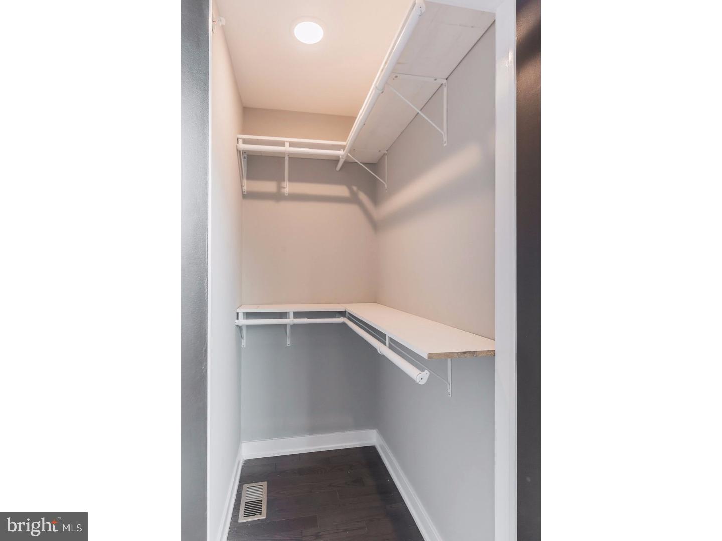 FAIRMOUNT - Residential Income