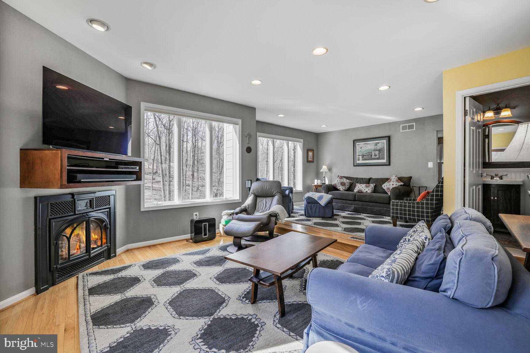 STRAWBRIDGE ESTATES - Residential