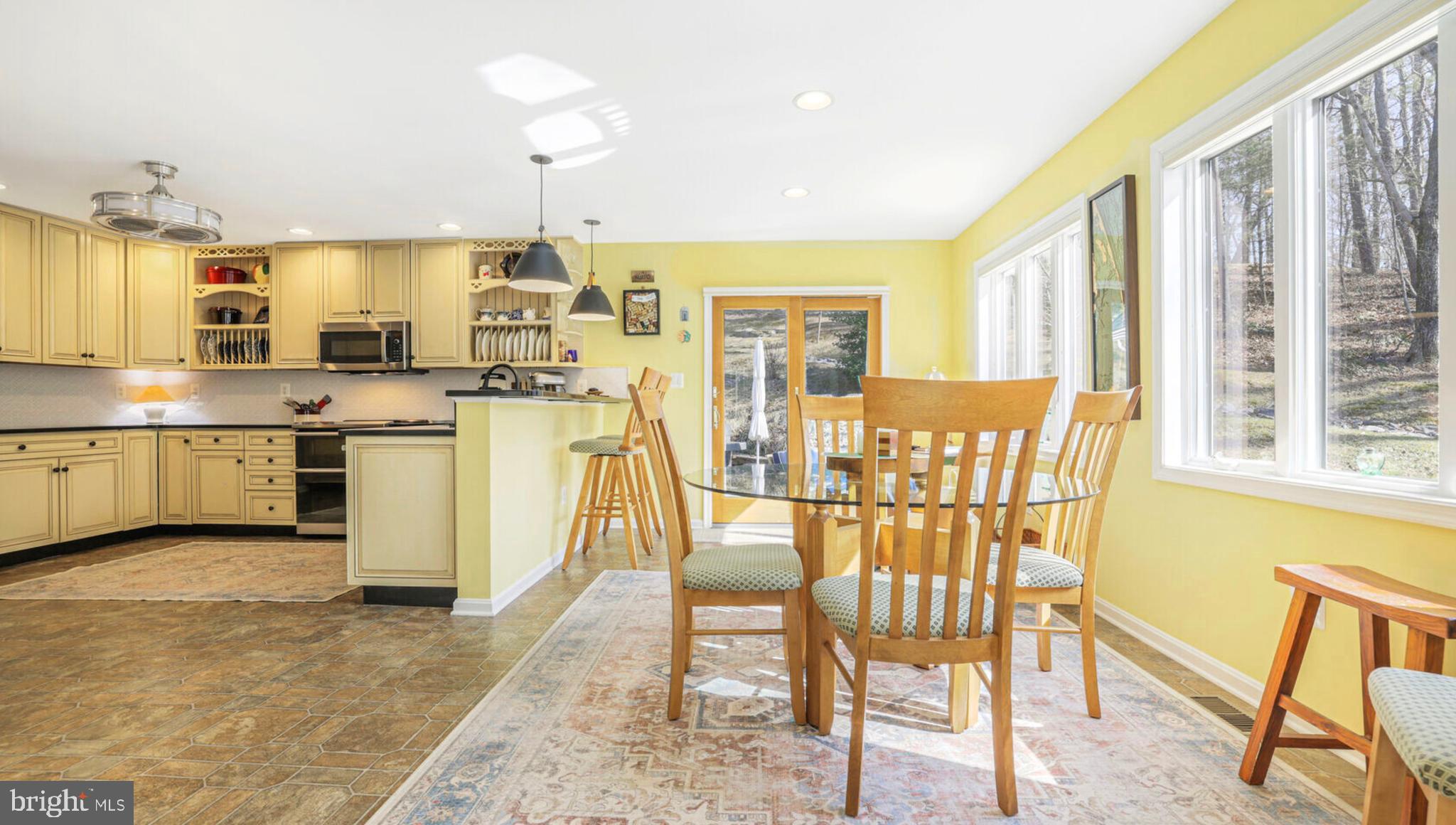 STRAWBRIDGE ESTATES - Residential