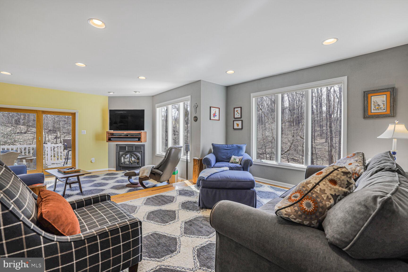 STRAWBRIDGE ESTATES - Residential