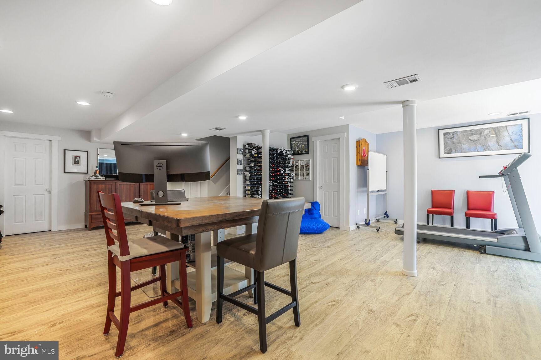 STRAWBRIDGE ESTATES - Residential