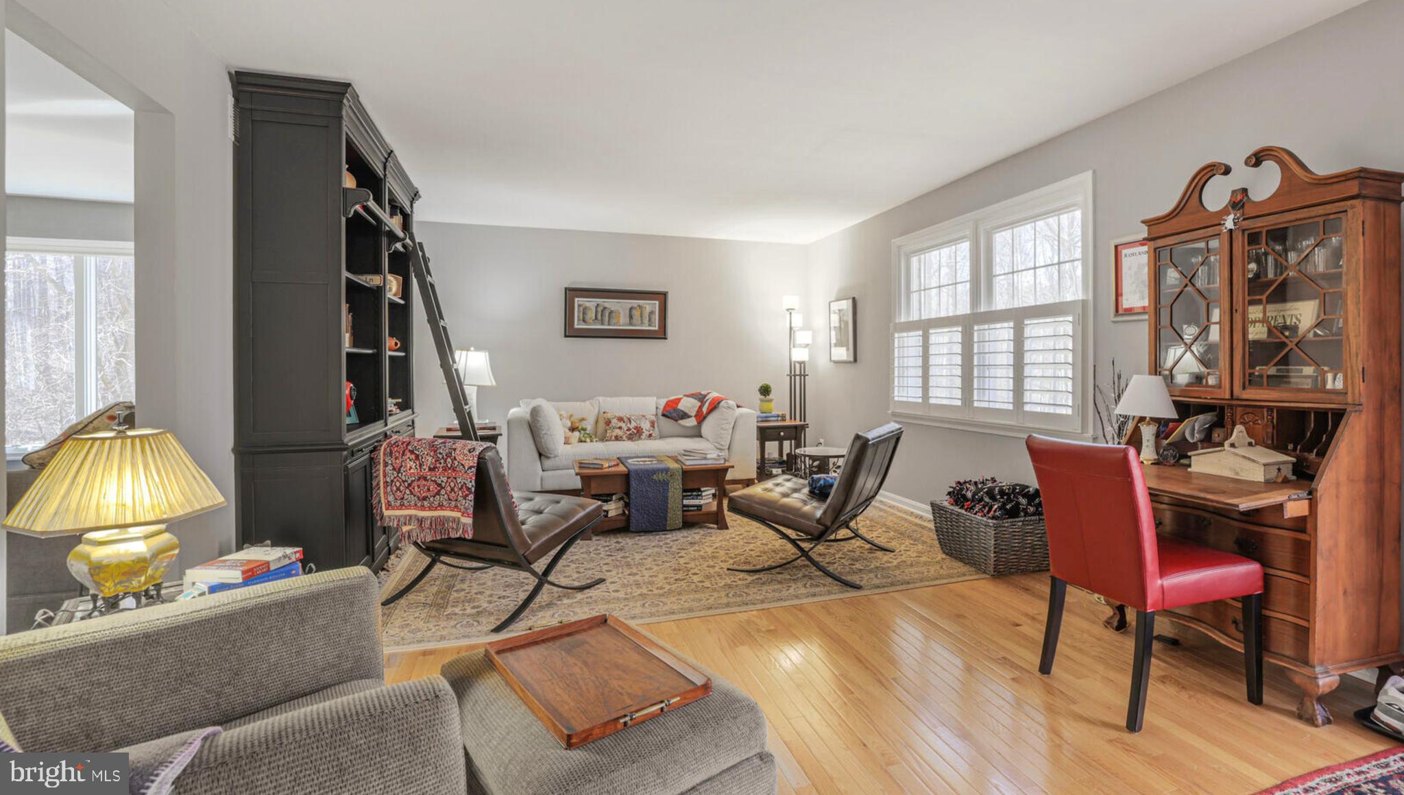 STRAWBRIDGE ESTATES - Residential