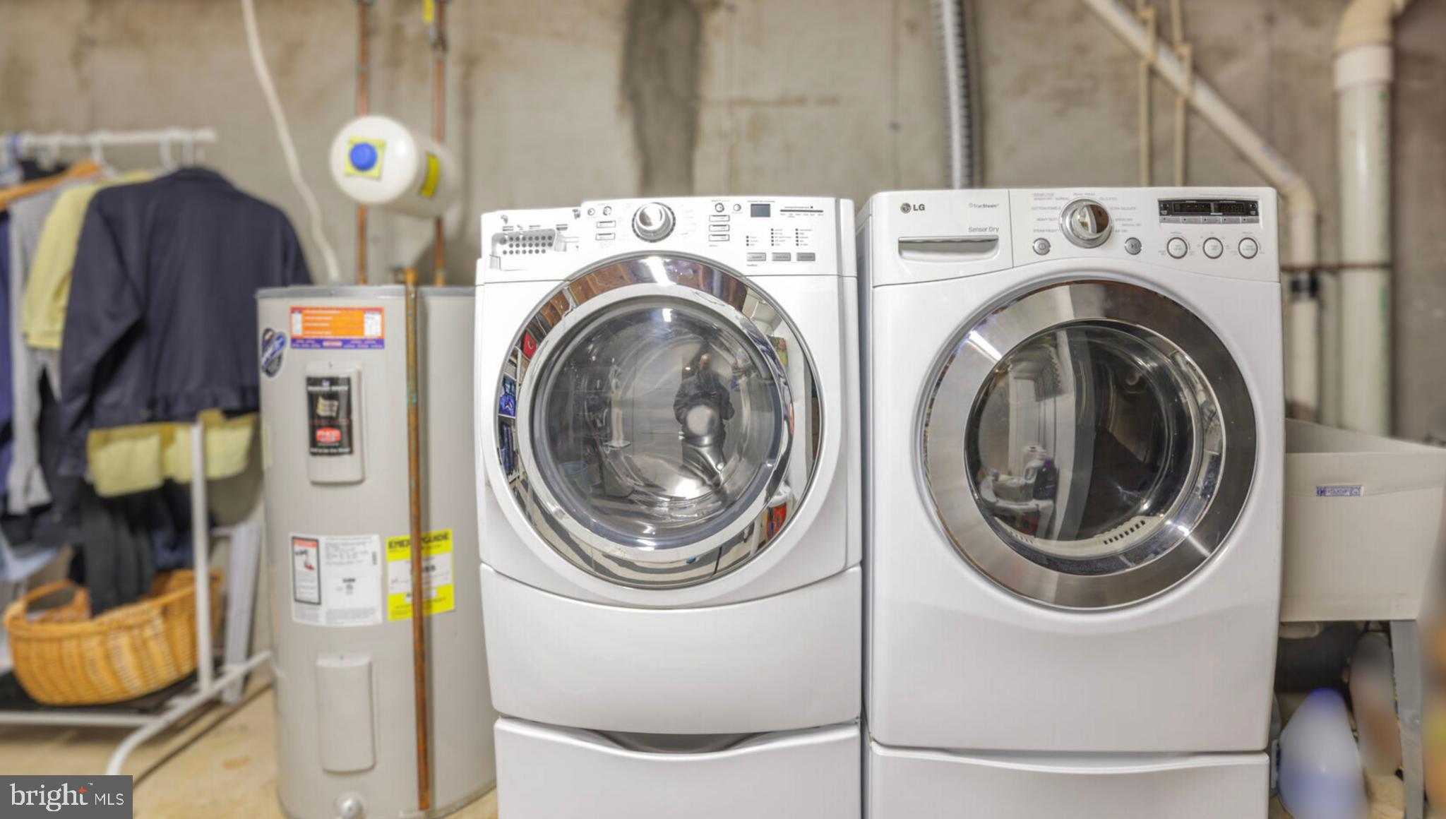 STRAWBRIDGE ESTATES - Residential