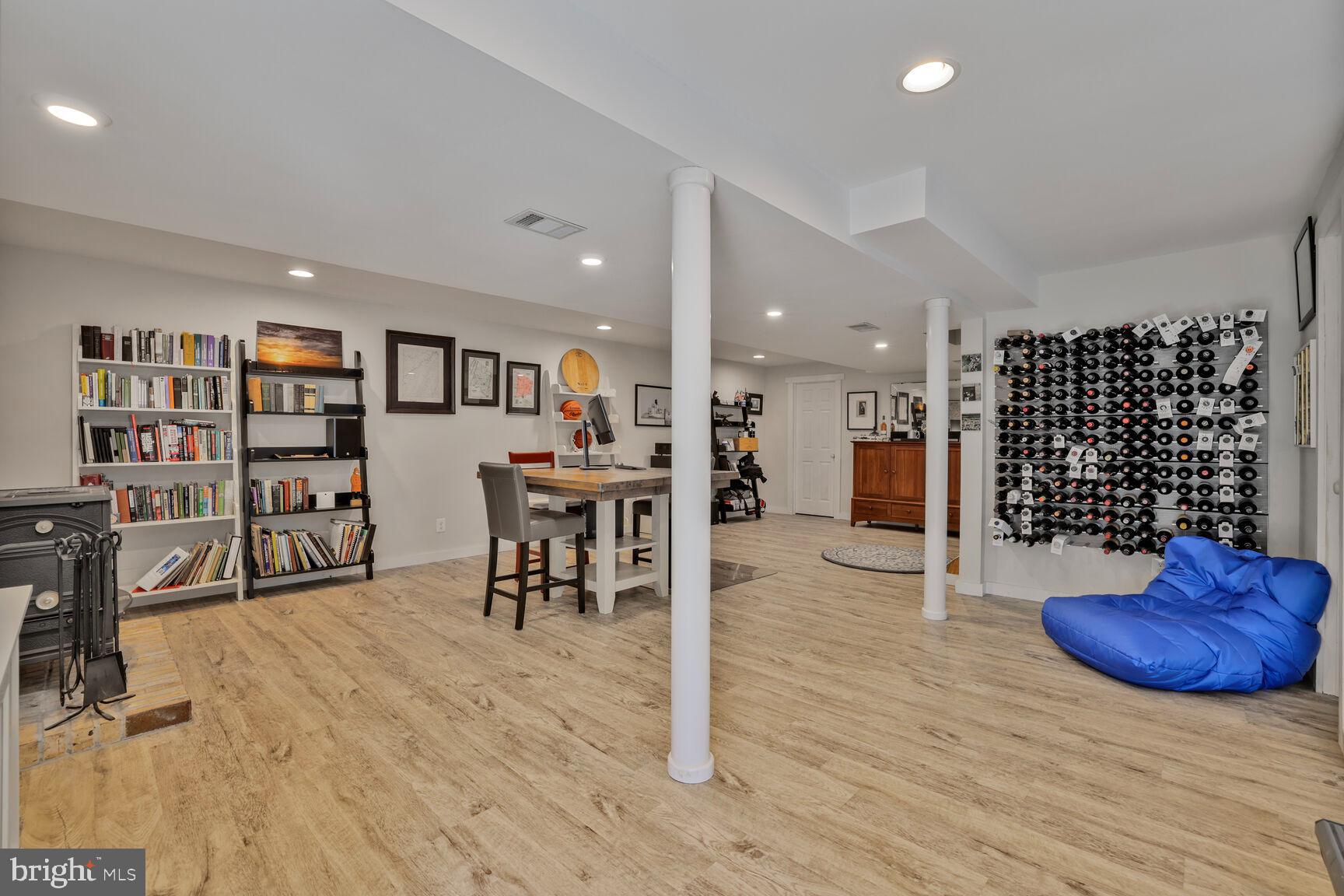 STRAWBRIDGE ESTATES - Residential