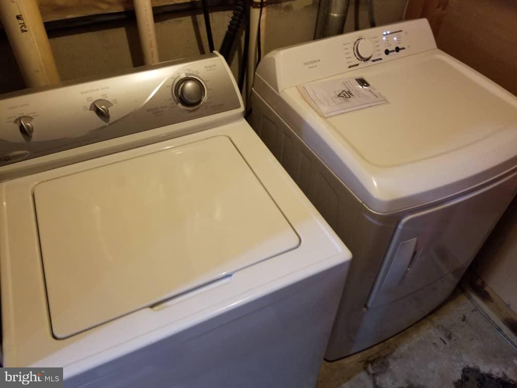 SEVEN OAKS - Residential Lease