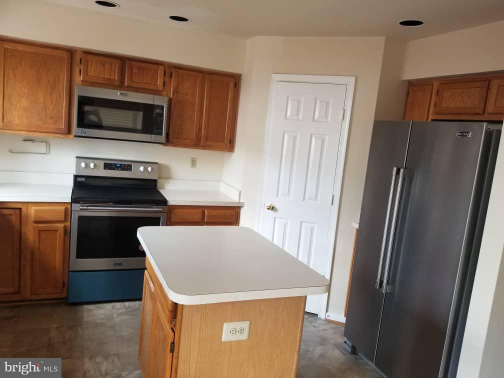 SEVEN OAKS - Residential Lease