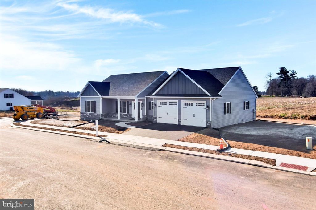 Photo of 115 STONEYBROOK LN, ELIZABETHTOWN, PA 17022 (MLS # PALA2024374)