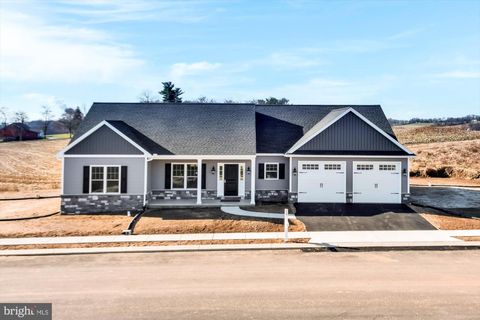 Photo of 115 STONEYBROOK LN, ELIZABETHTOWN, PA 17022 (MLS # PALA2024374)