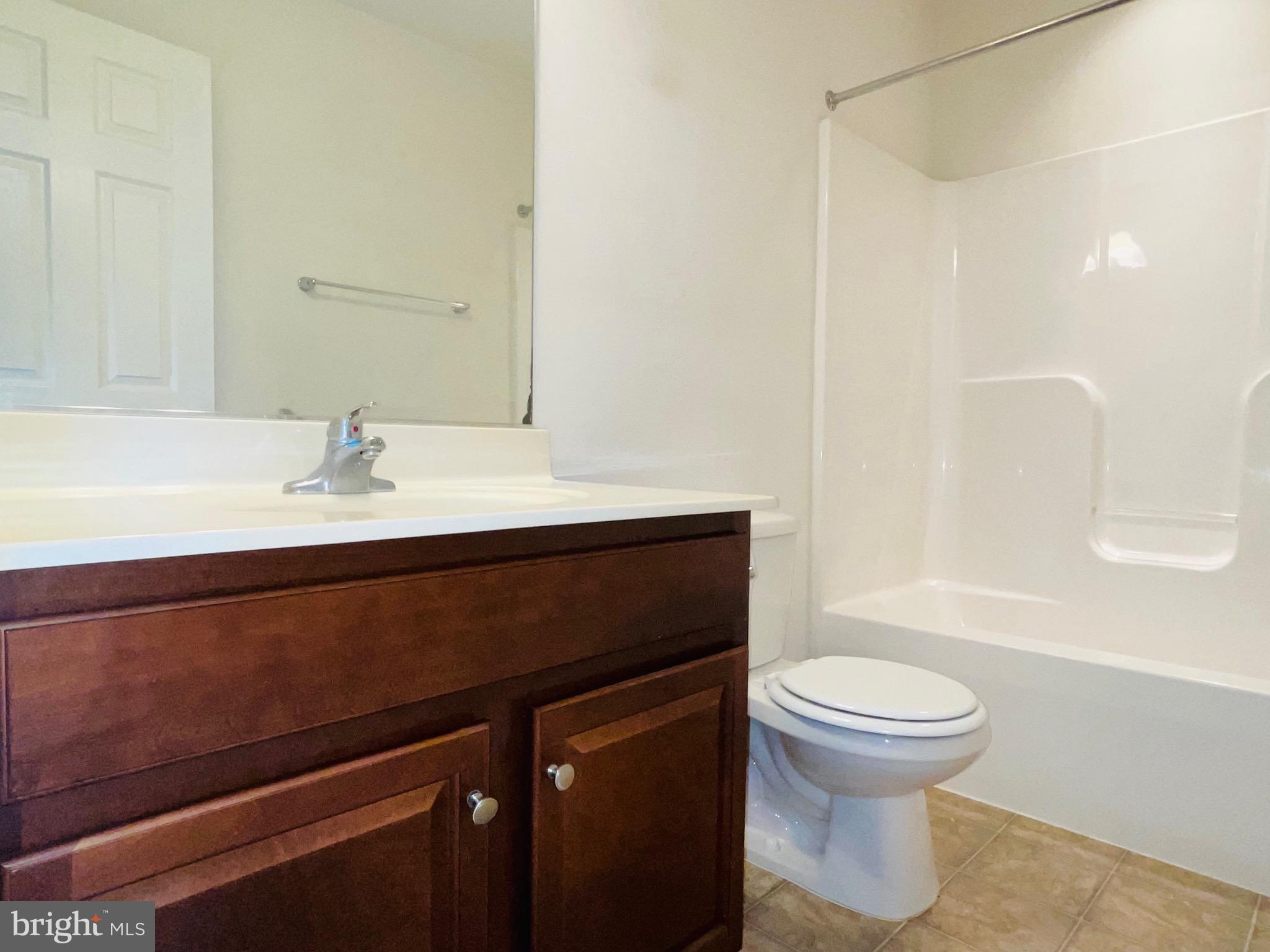 LAKELAND PLACE - Residential