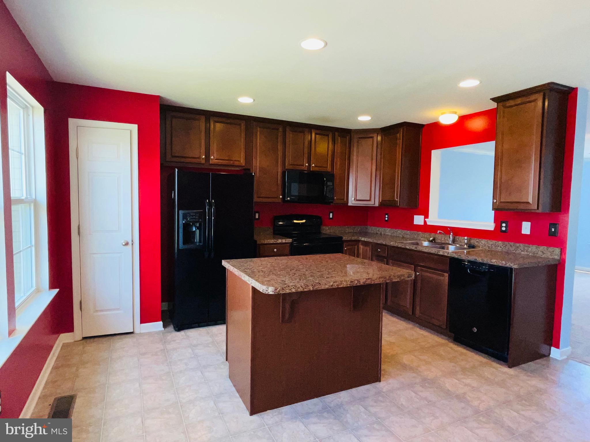 LAKELAND PLACE - Residential