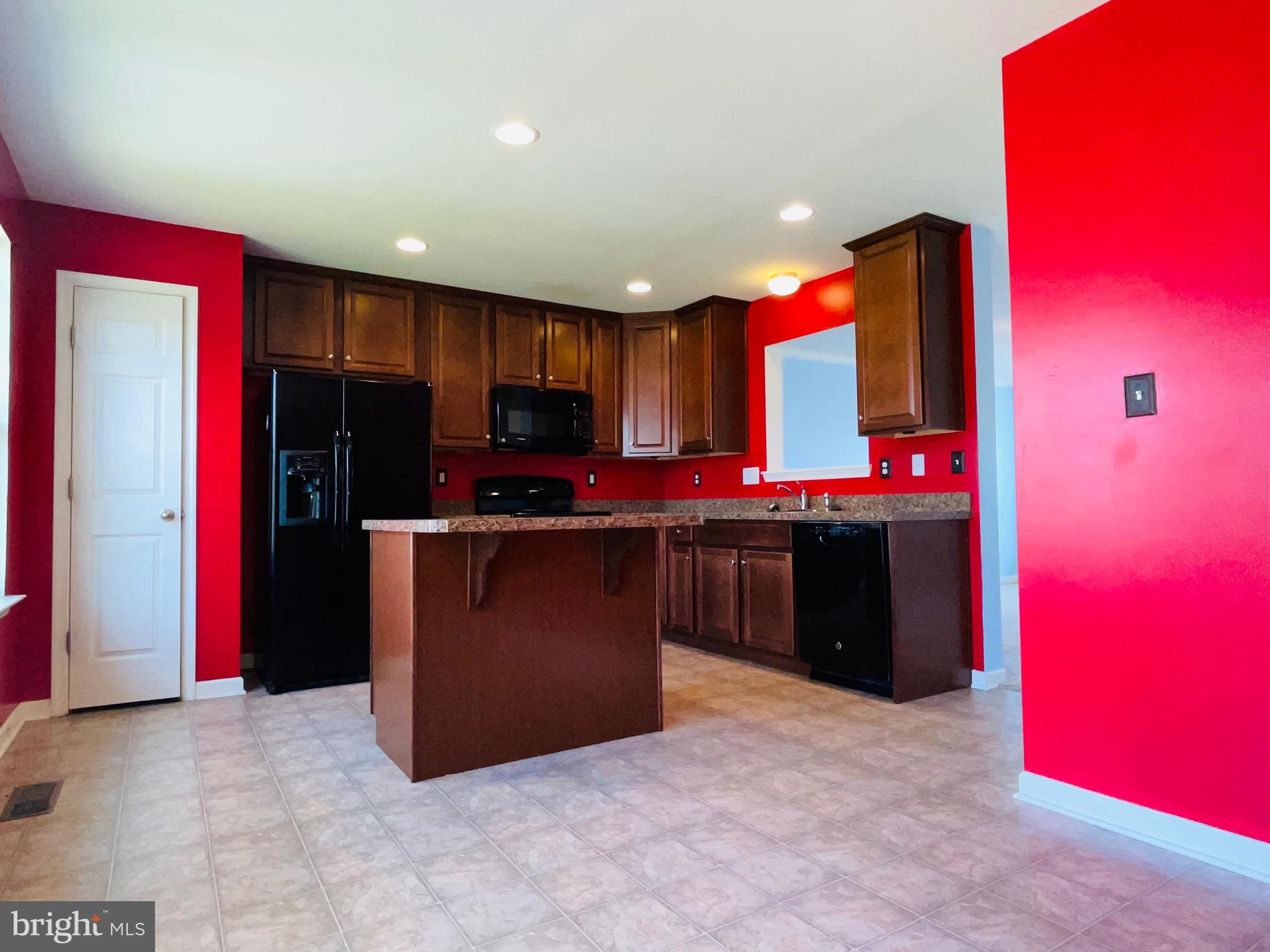 LAKELAND PLACE - Residential