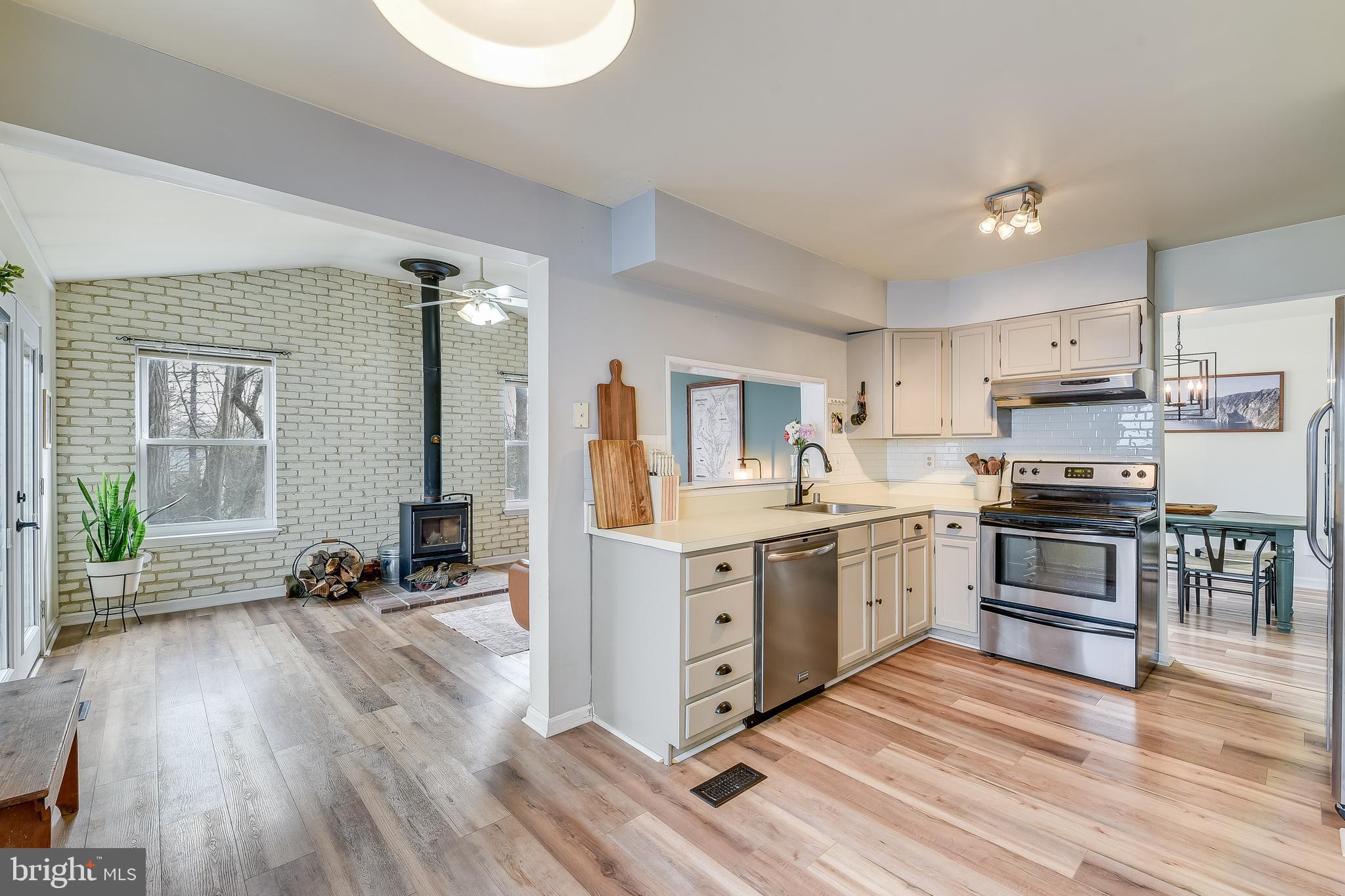 RIVERSIDE - Residential