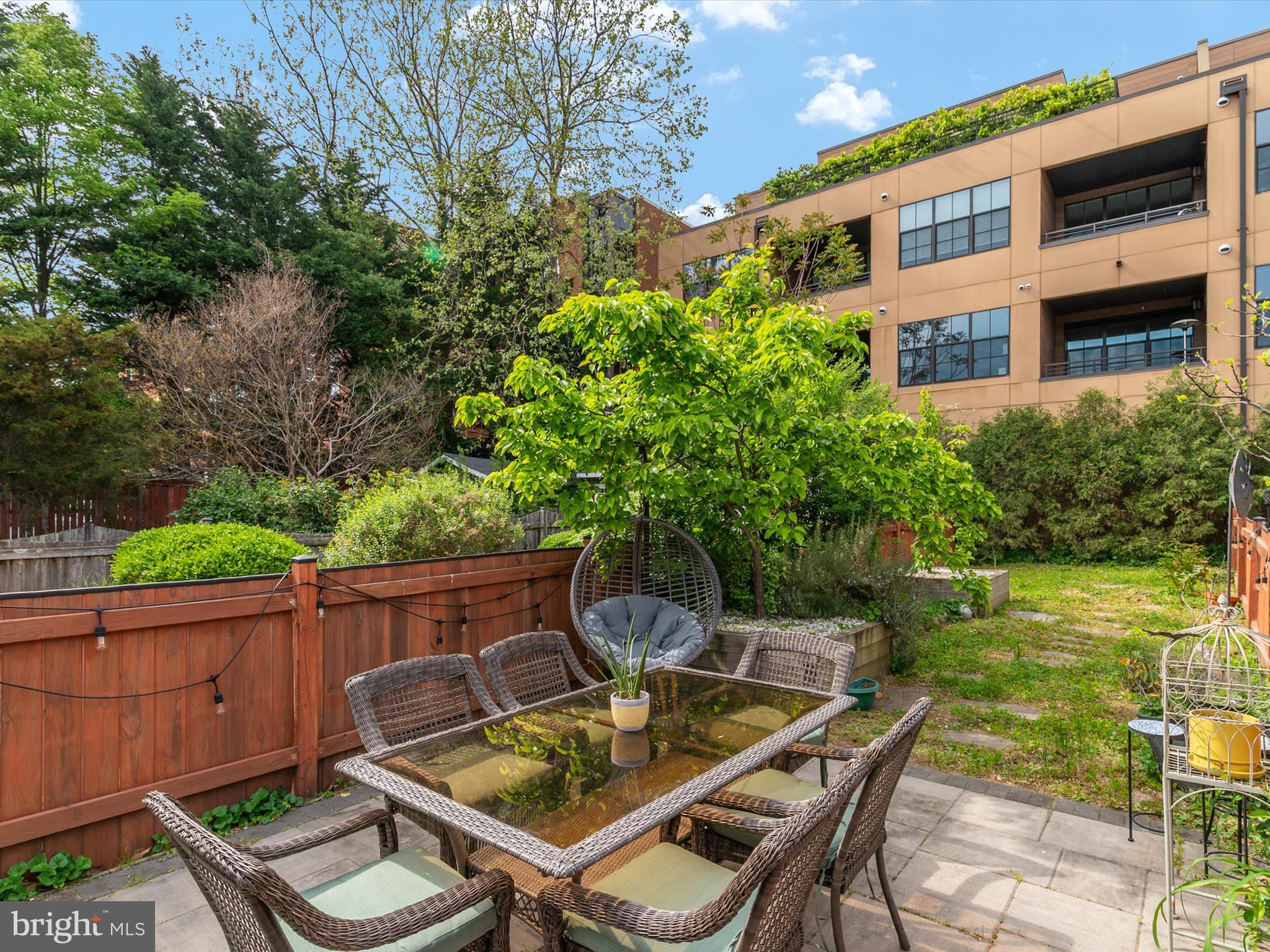 MURRAY HILL - Residential