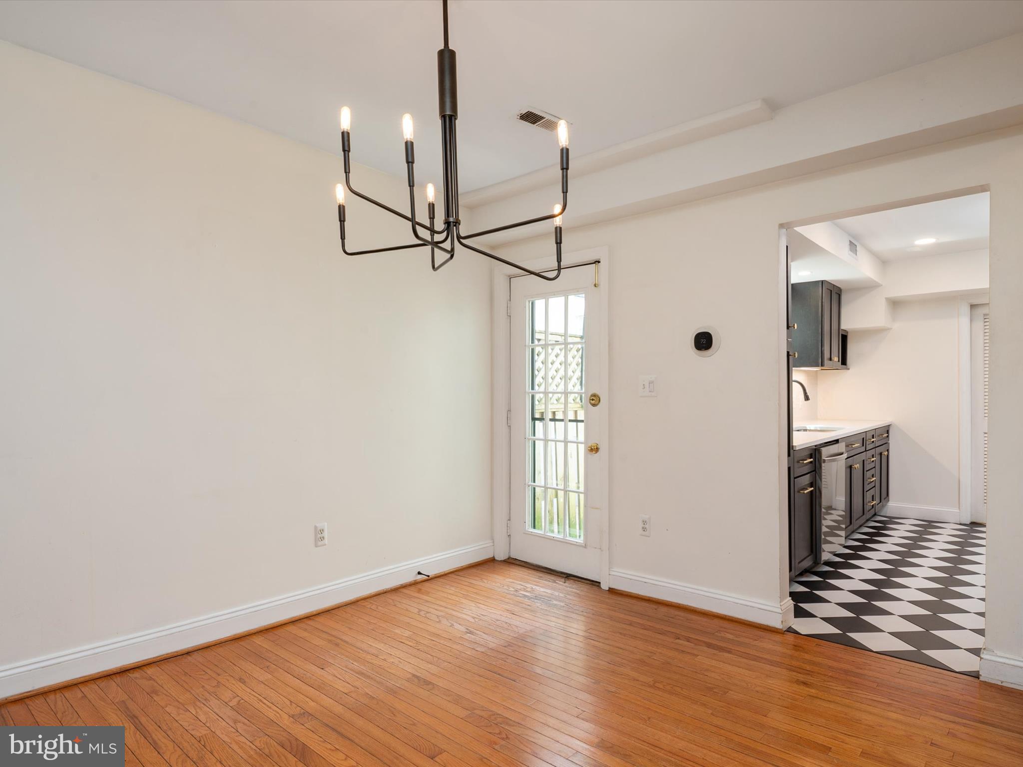 MURRAY HILL - Residential