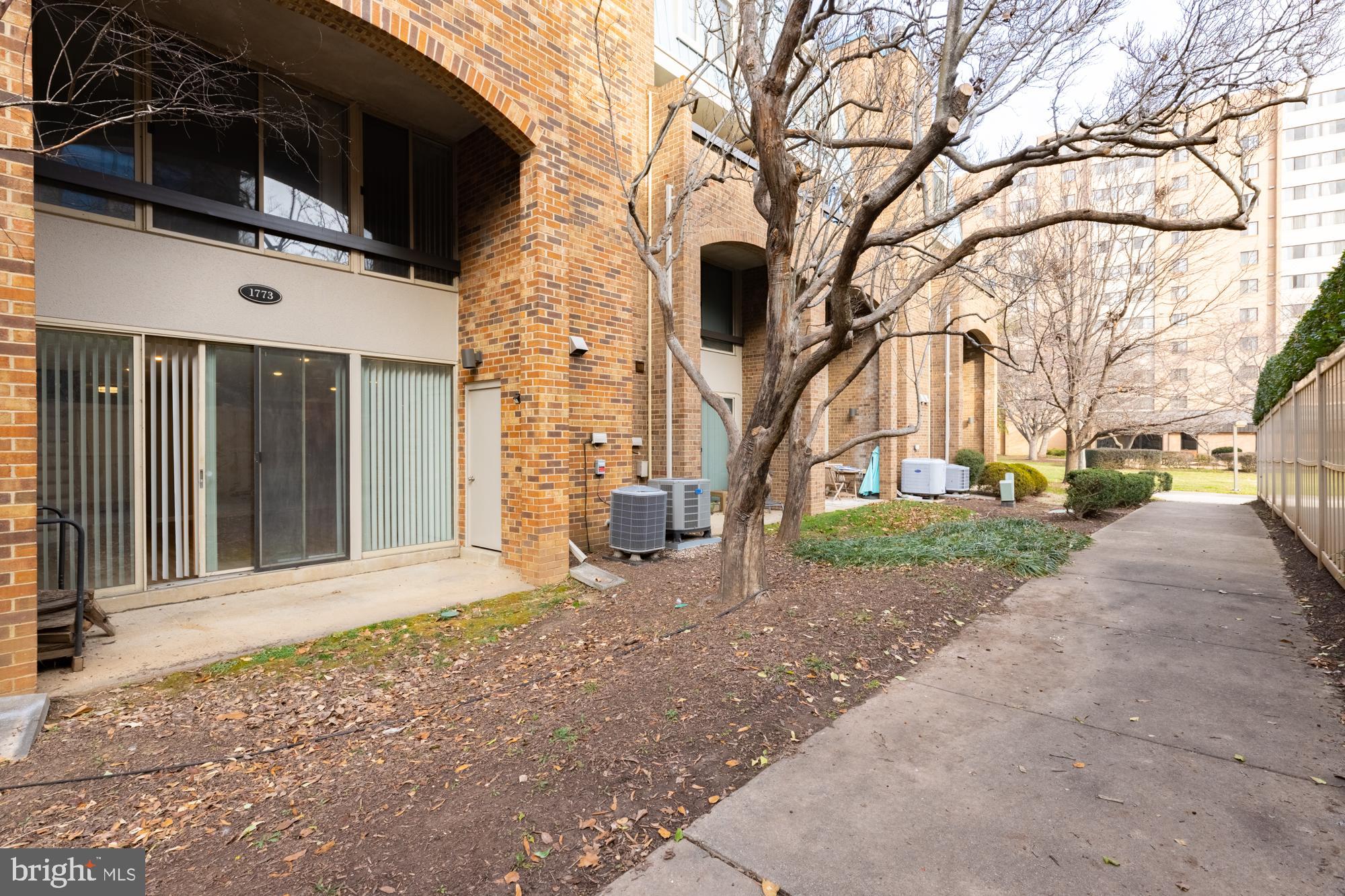 SOUTHAMPTON - Residential Lease