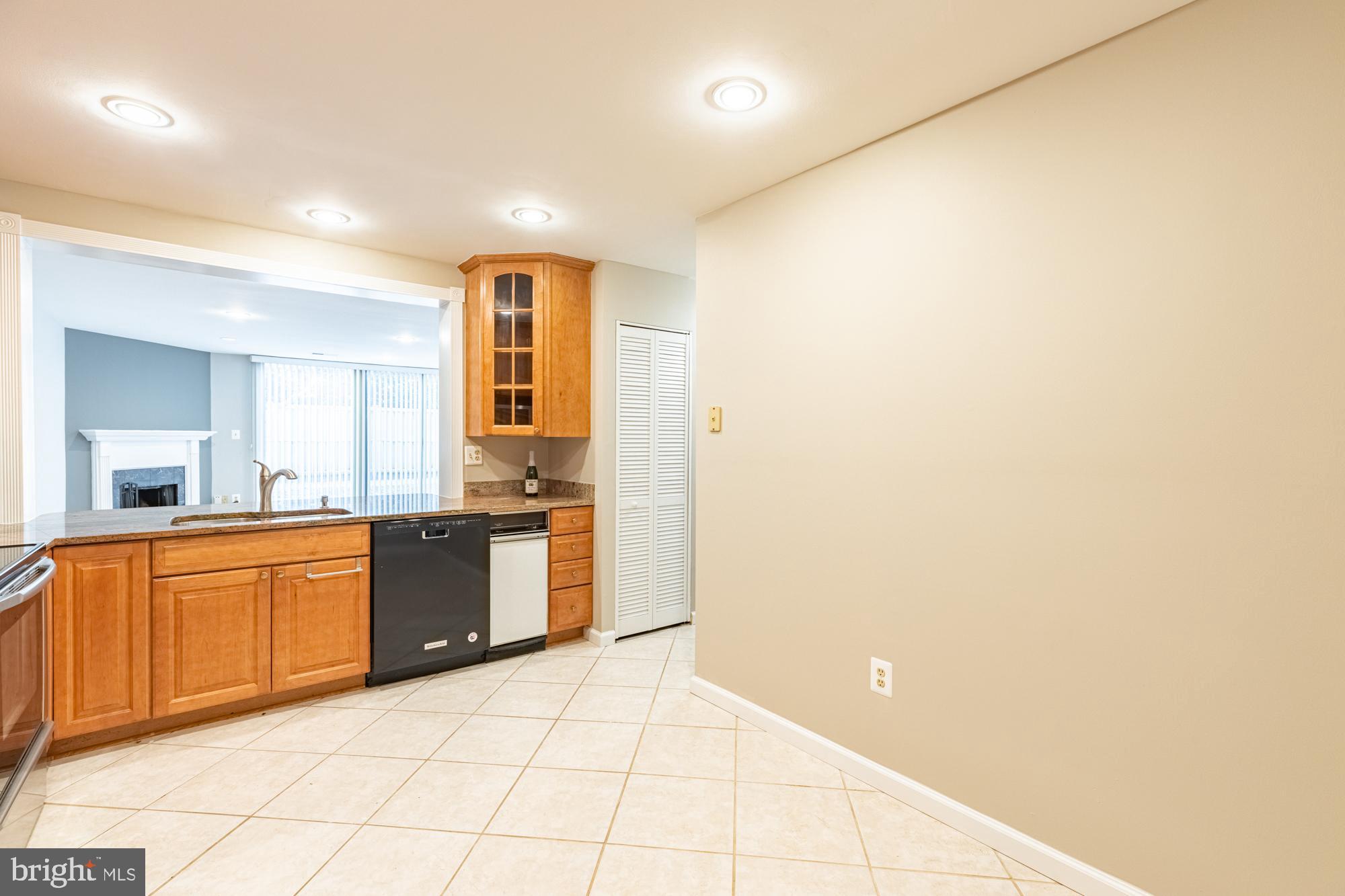 SOUTHAMPTON - Residential Lease