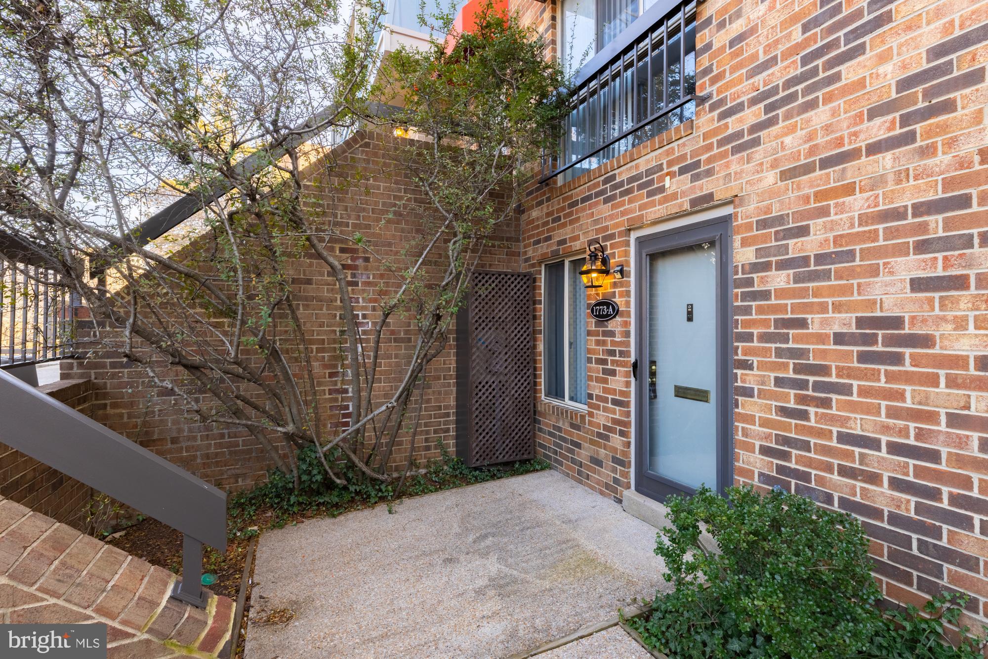 SOUTHAMPTON - Residential Lease