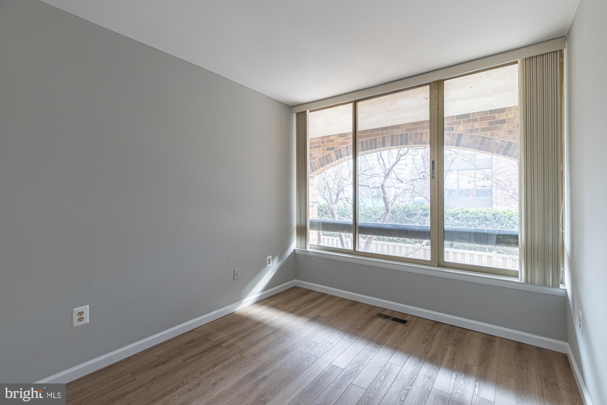 SOUTHAMPTON - Residential Lease