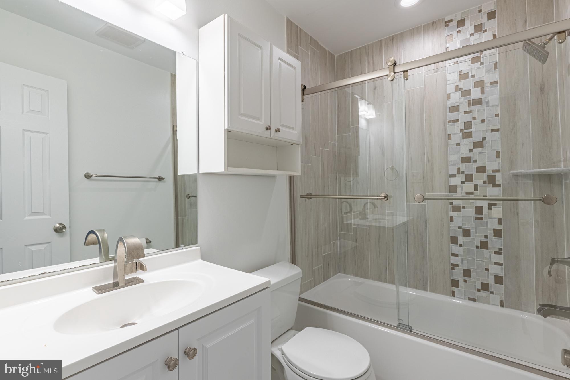 SOUTHAMPTON - Residential Lease