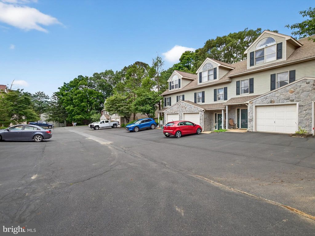 Photo of 31 Laurel Ridge, LEOLA, PA 17540 (MLS # PALA2072564)