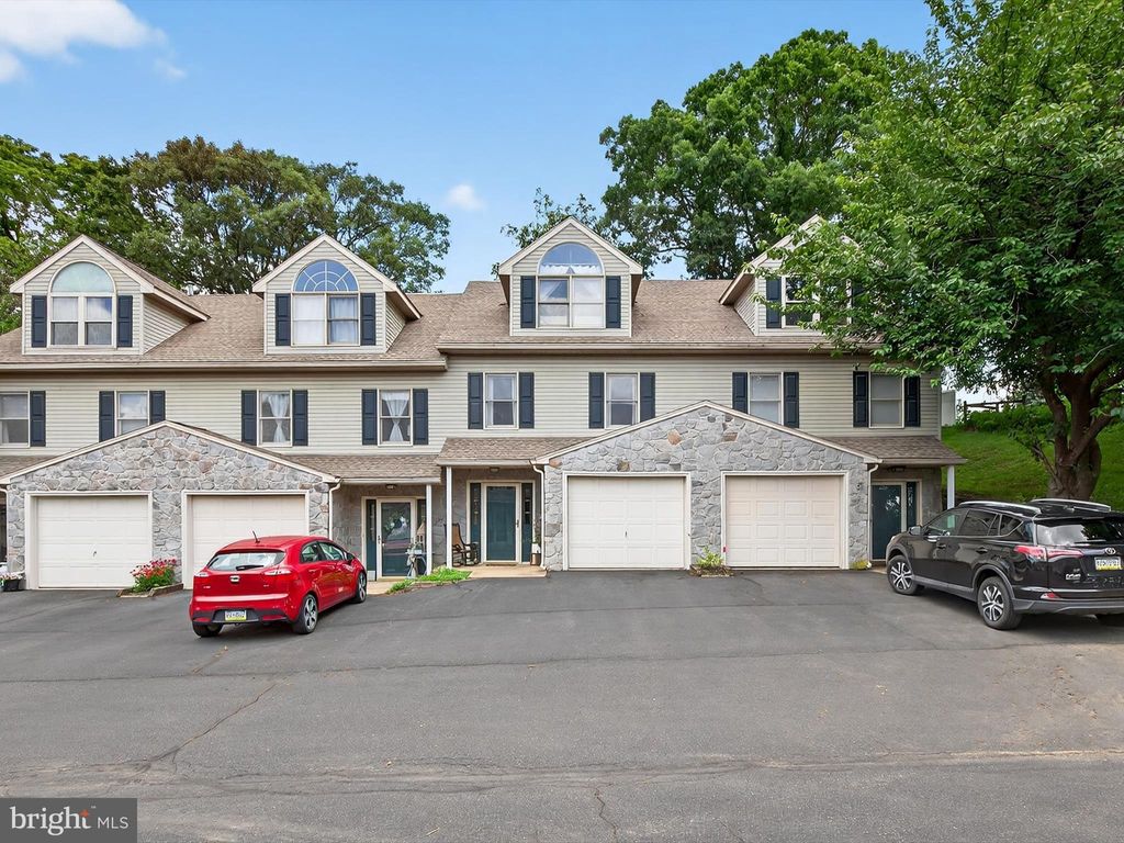 Photo of 31 Laurel Ridge, LEOLA, PA 17540 (MLS # PALA2072564)