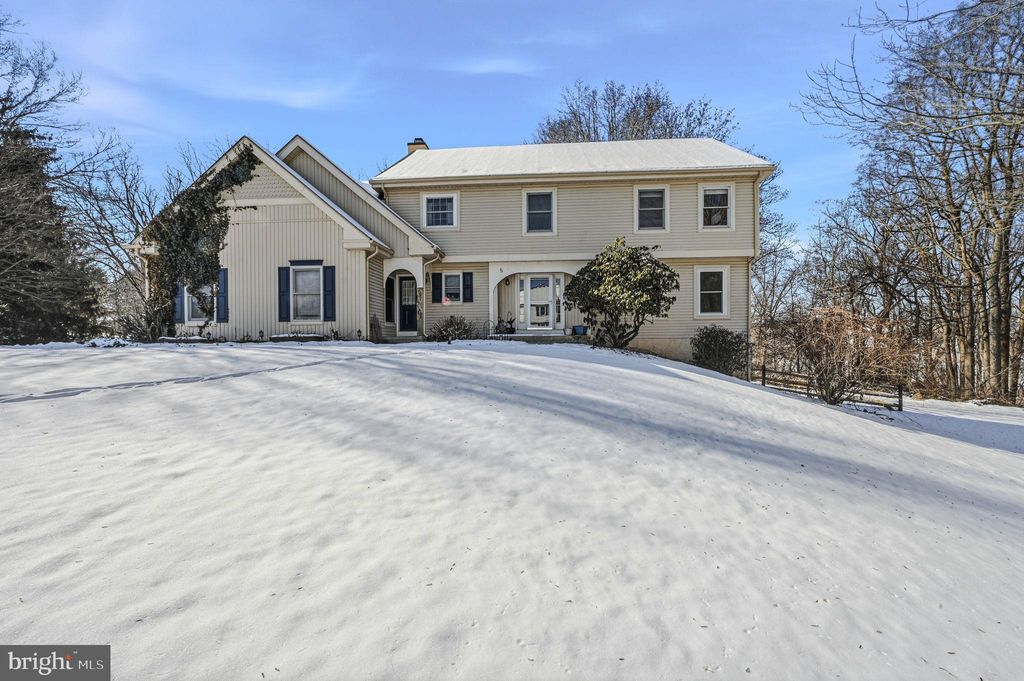 Photo of 5 Roosevelt Way, AVONDALE, PA 19311 (MLS # PACT2116338)