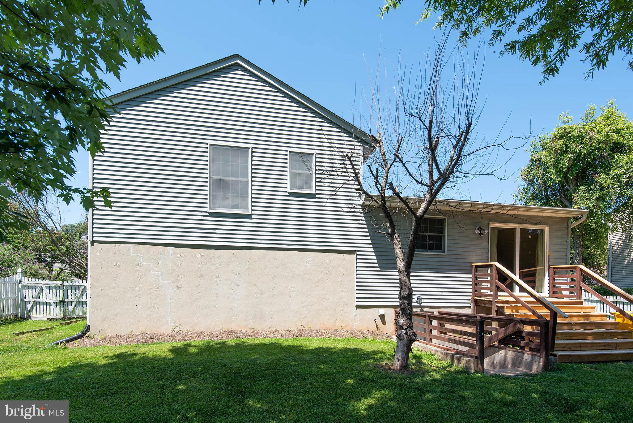 DELMONT STATION - Residential