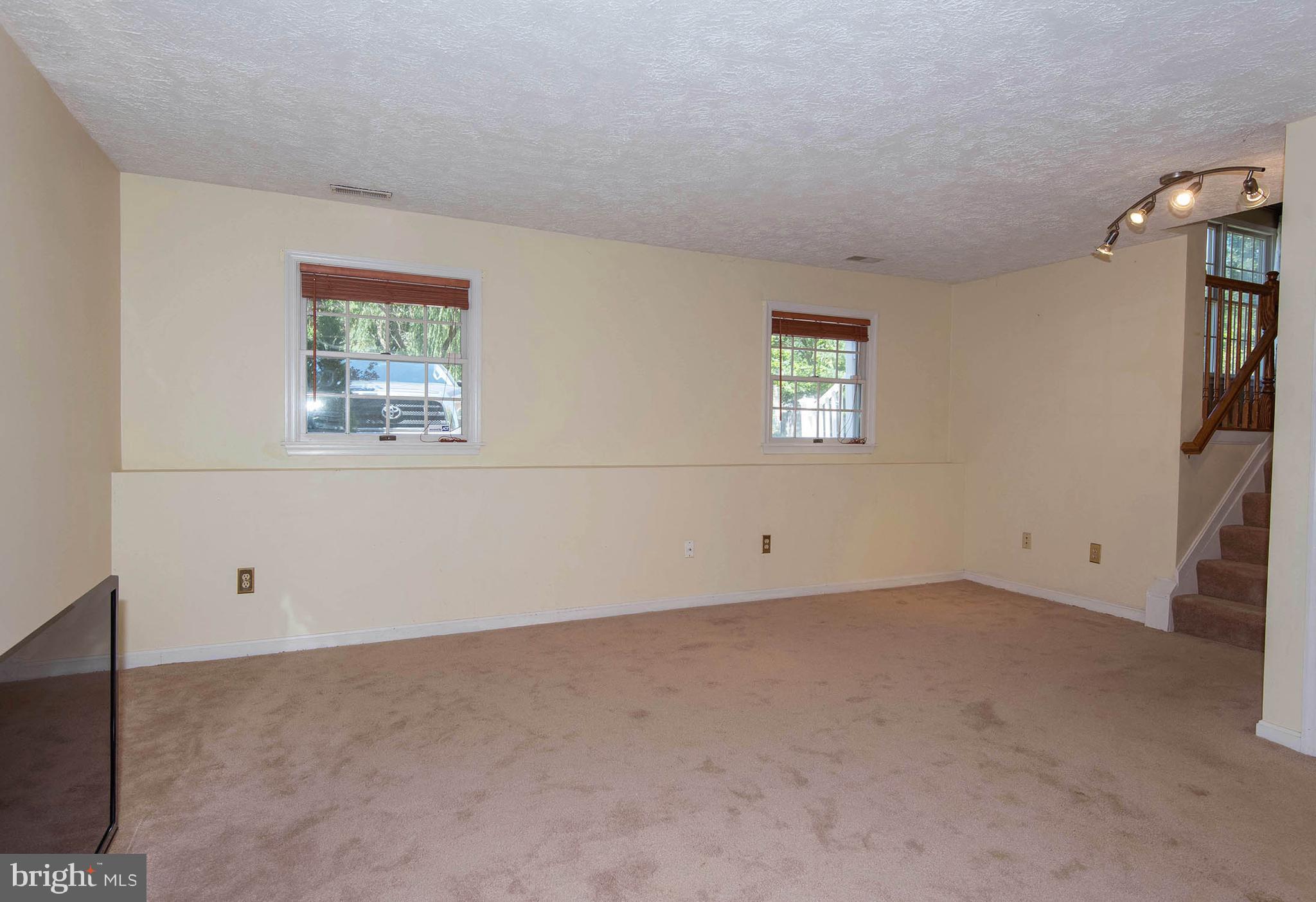 DELMONT STATION - Residential