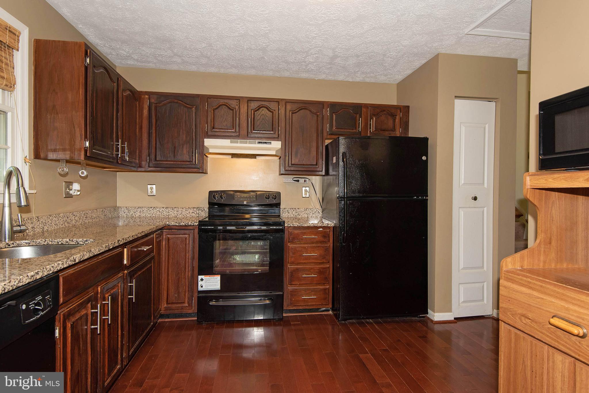 DELMONT STATION - Residential