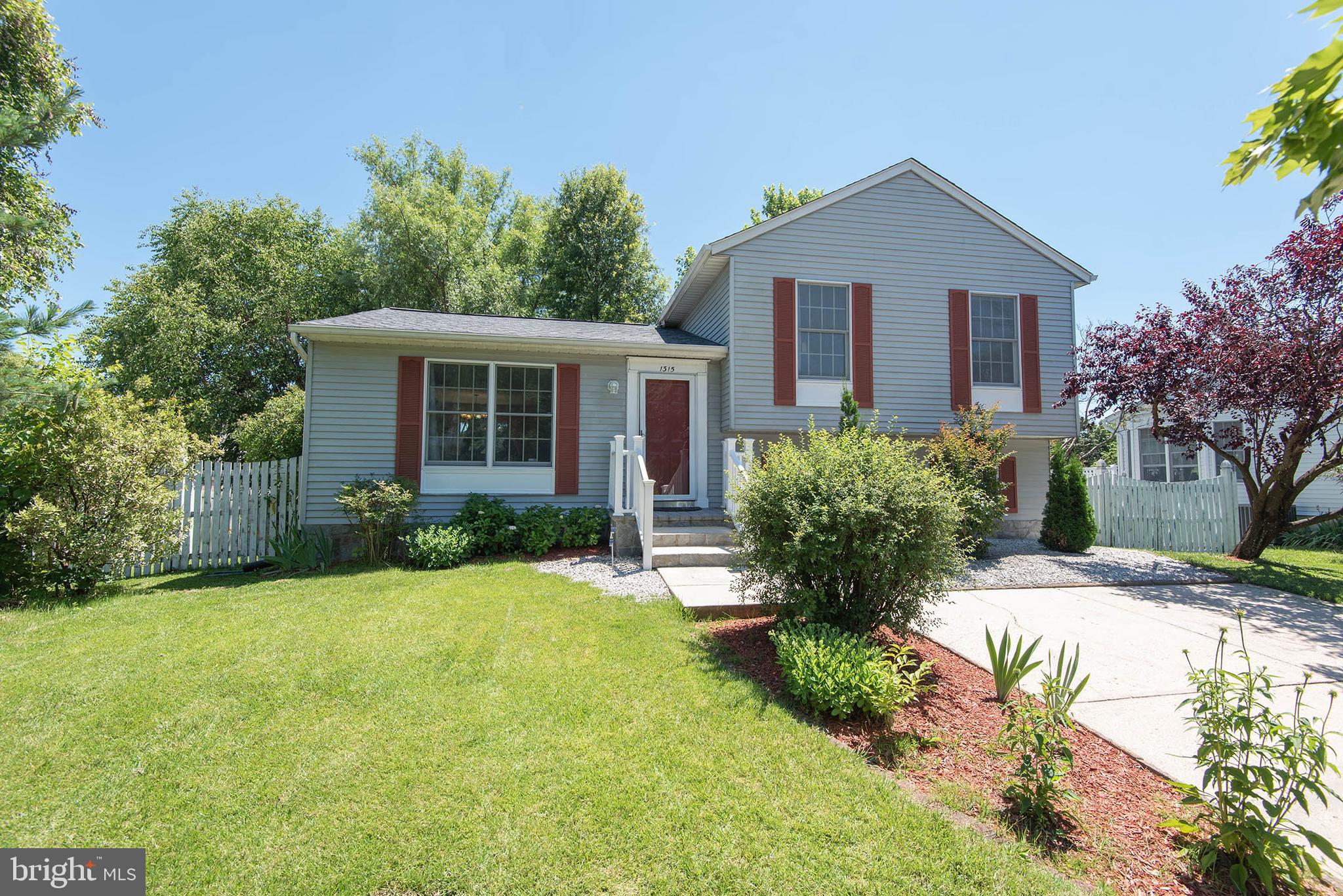 DELMONT STATION - Residential