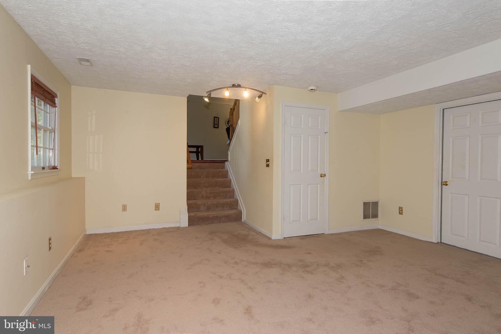 DELMONT STATION - Residential