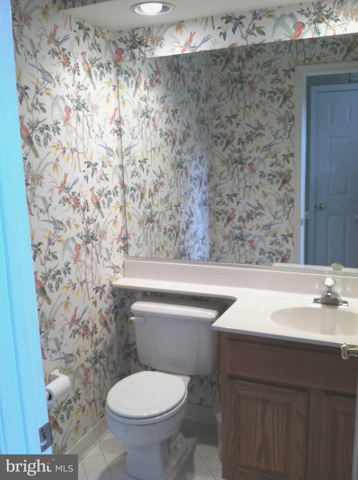 POTOMAC LAKES - Residential Lease