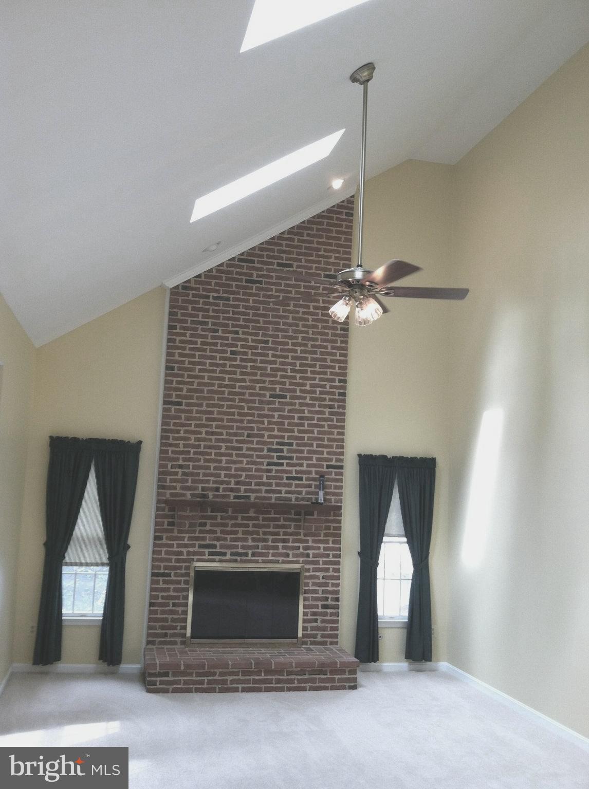 POTOMAC LAKES - Residential Lease