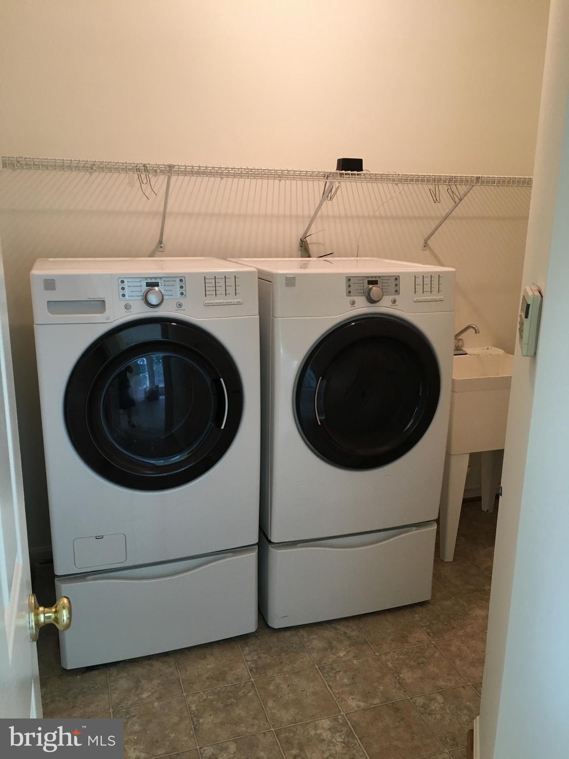 POTOMAC LAKES - Residential Lease