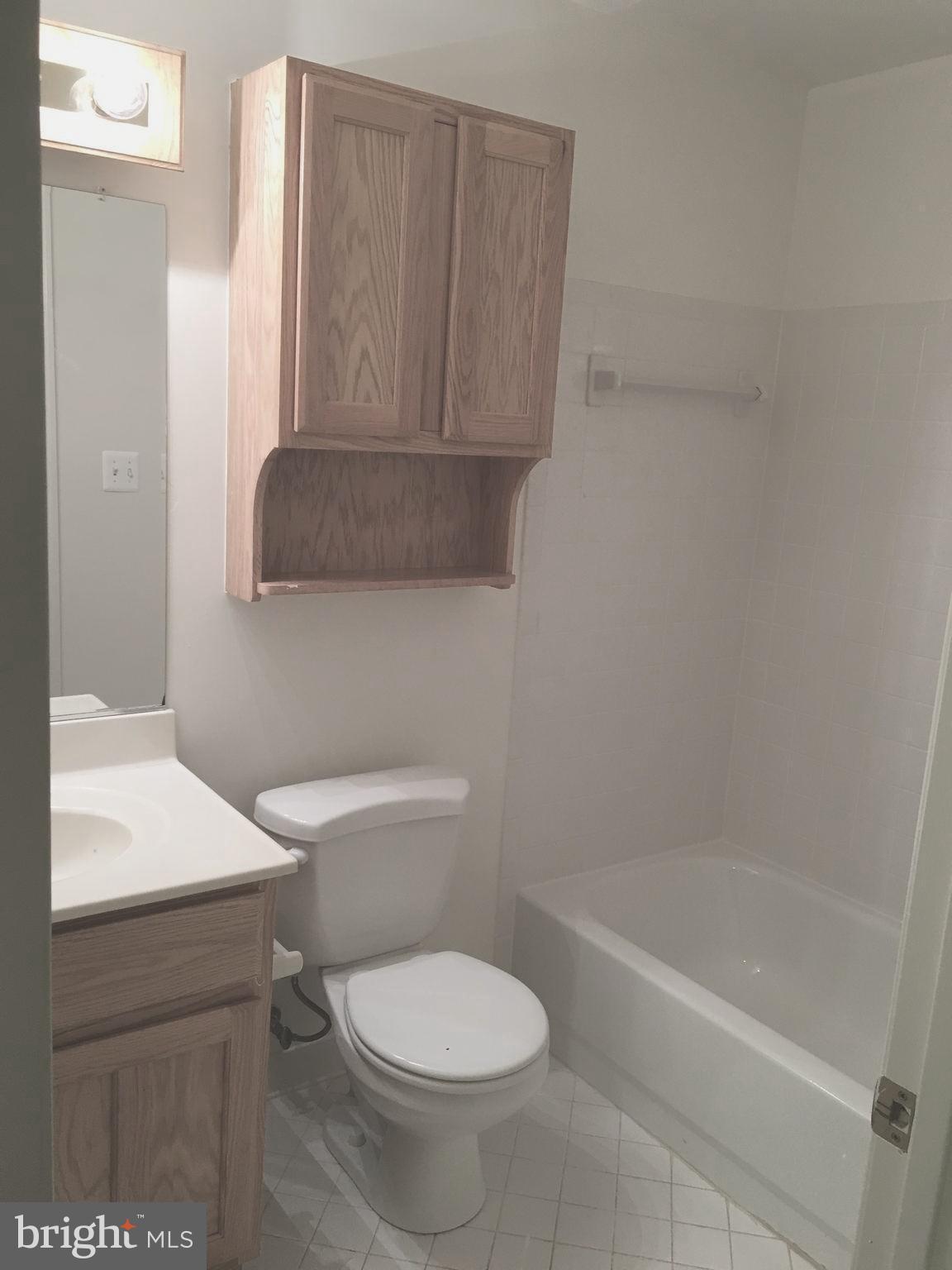 POTOMAC LAKES - Residential Lease