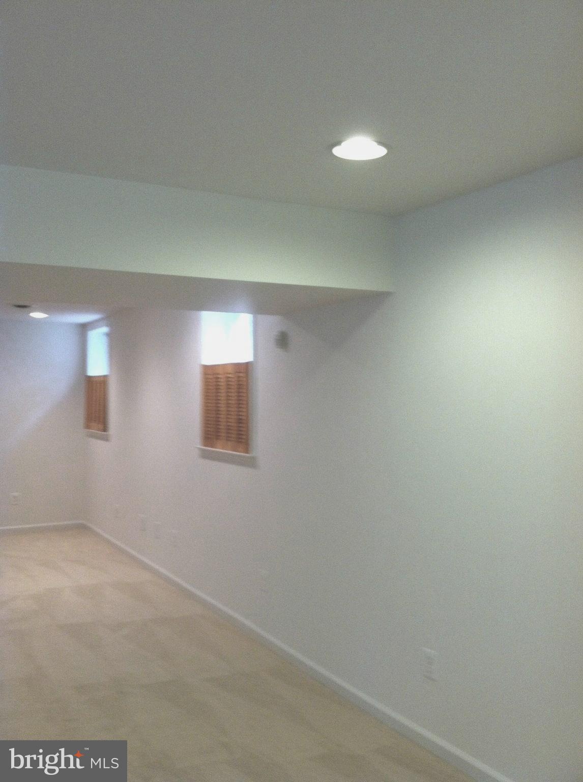 POTOMAC LAKES - Residential Lease